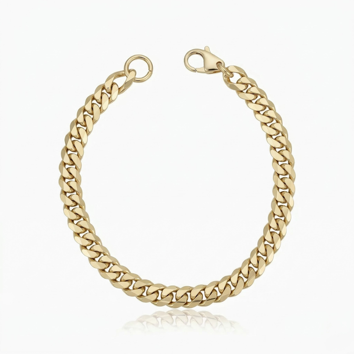 Cuban-Armband Estate Cuban aus Gold von Rose & Oliver, Detail an breiten Gliedern und glänzendem Finish.