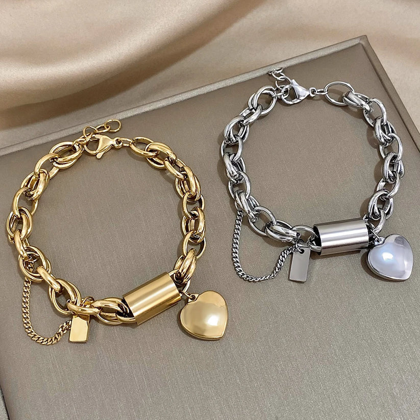 Pulsera chunky dorada Rose & Oliver Heartened, accesorio de moda con diseño robusto y elegante en oro.