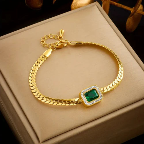 Pulsera Orielle Verdaska de Rose & Oliver con detalles delicados y acabado elegante, vista frontal en imagen clara.
